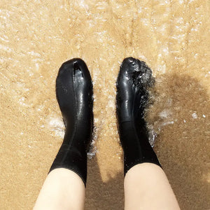 Greatever Black Water Shoes in water
